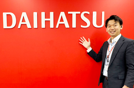 新山下店　営業スタッフ　林